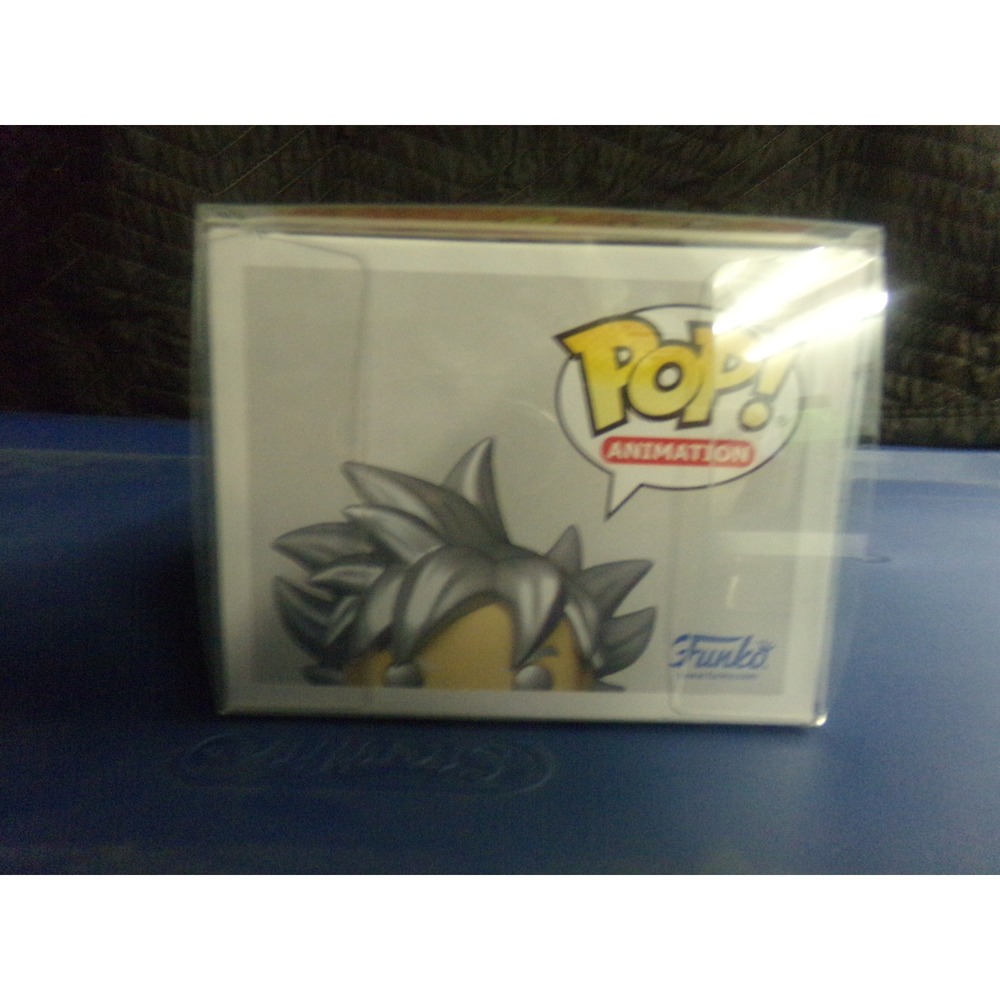 Goku Ultra Instinct with Kamehameha 1211 2022 Fall Convention Exclusive - Picture 5 of 6